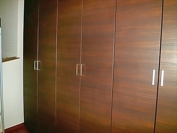 大容量の玄関収納ですっきりした玄関スペースになりました。